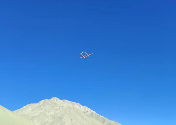 海拔3500米起飛！我國(guó)首次在昆侖山完成無(wú)人機(jī)增雪作業(yè)實(shí)驗(yàn)