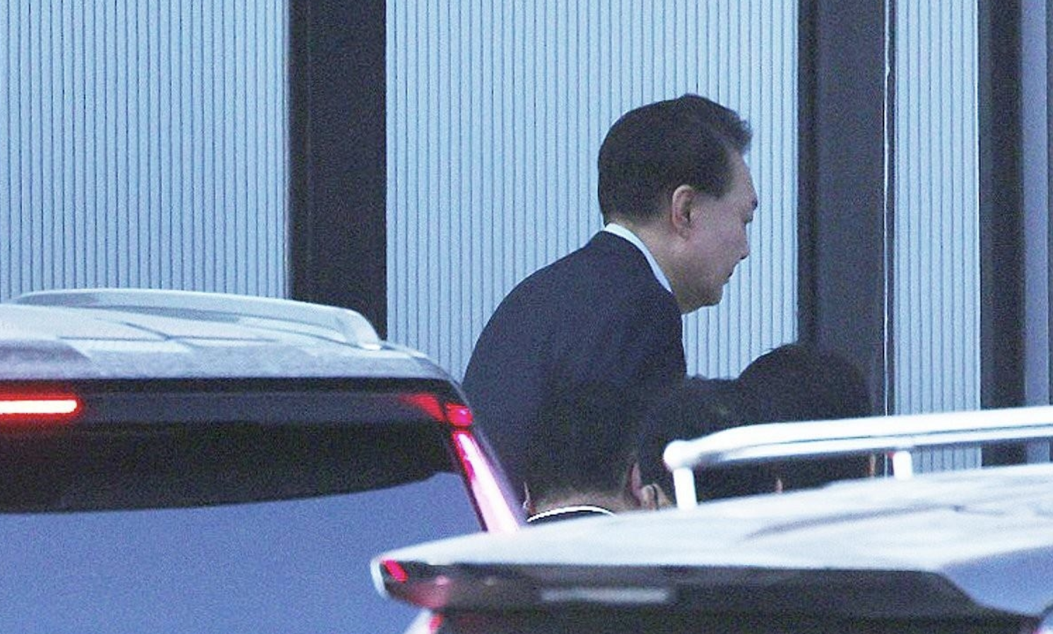 韓國史上首次！現(xiàn)總統(tǒng)尹錫悅被逮捕，下一步他將面臨什么？