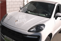 花近2萬買保時捷小卡宴車標竟是驢 車主：我成全村笑話了