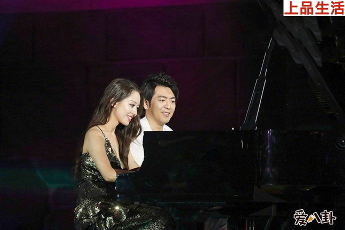 朗朗回應(yīng)機(jī)場(chǎng)不拿行李的原因