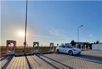 全國充電樁已超1200萬臺 同比暴增近50%