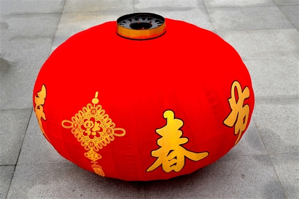 蔣欣春晚彩排：新中式羽絨服格外搶眼