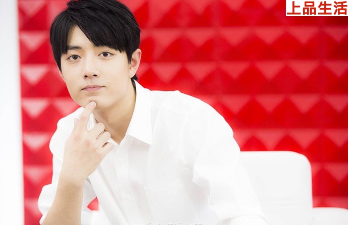 肖戰(zhàn)遭粉絲強(qiáng)行卡門(mén)