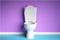 打賭喝馬桶水給1萬事后反悔起訴索回：酒后行為、純屬娛樂