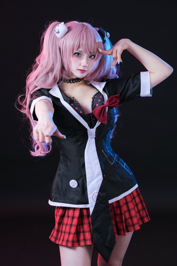 韓國(guó)美女Cos《海賊王》女帝圖賞 完美身材