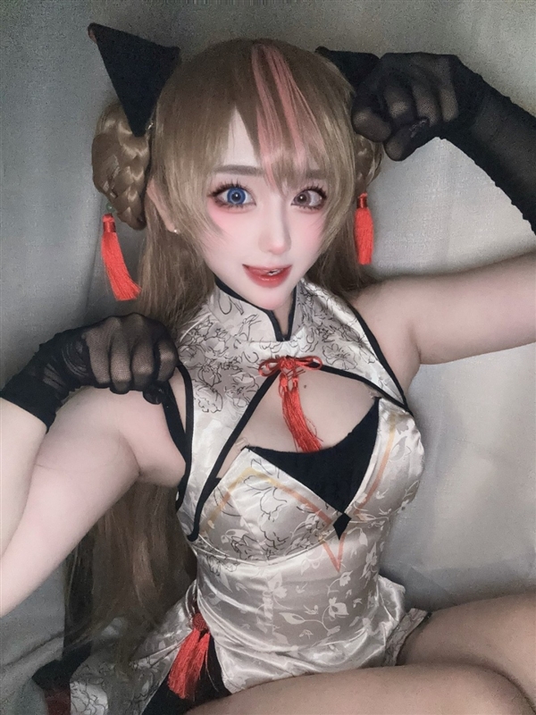 韓國(guó)美女Cos《海賊王》女帝圖賞 完美身材