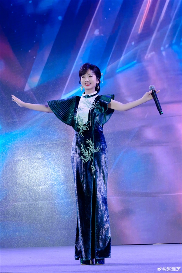 趙雅芝 蛇年最忙的女人：73歲高齡身材、顏值依然抗打 網(wǎng)友感慨