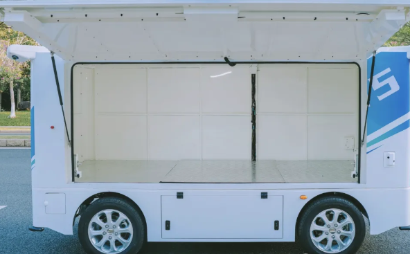 文遠知行發(fā)布無人物流車Robovan W5：L4級無人駕駛、續(xù)航達220km
