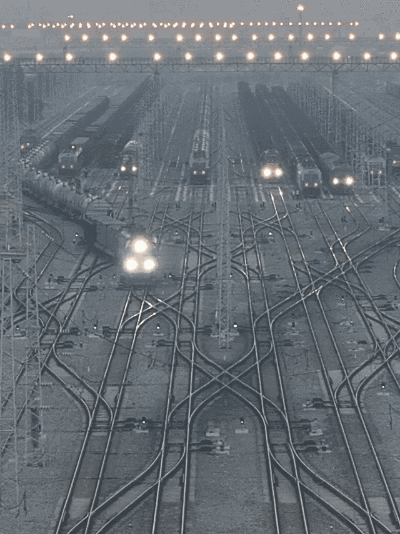 “蛇形走位”的火車沖上熱搜 網(wǎng)友驚嘆：如此絲滑