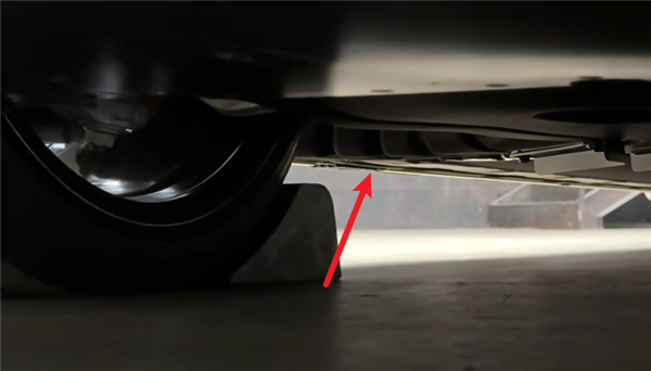 看完小米SU7 Ultra的實(shí)車(chē)：我覺(jué)得賣(mài)80萬(wàn)真不算貴