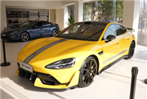 看完小米SU7 Ultra的實(shí)車(chē)：我覺(jué)得賣(mài)80萬(wàn)真不算貴