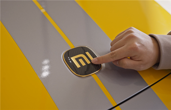 看完小米SU7 Ultra的實(shí)車(chē)：我覺(jué)得賣(mài)80萬(wàn)真不算貴