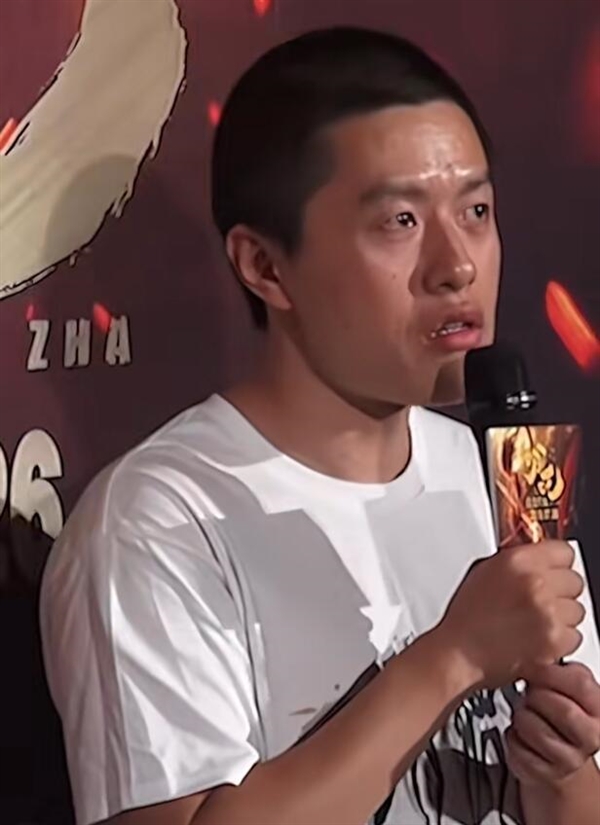 《哪吒2》導(dǎo)演餃子初中班主任發(fā)聲：從小是繪畫迷 下課就畫畫