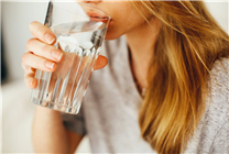 保護(hù)環(huán)境拋腦后！美國要推翻車輛減排限制后 宣布恢復(fù)使用塑料吸管