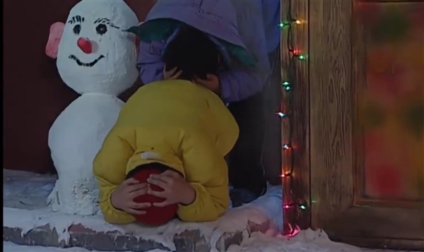 劇組別出心裁！網(wǎng)友發(fā)現(xiàn)《家有兒女》里的雪竟然是毛巾