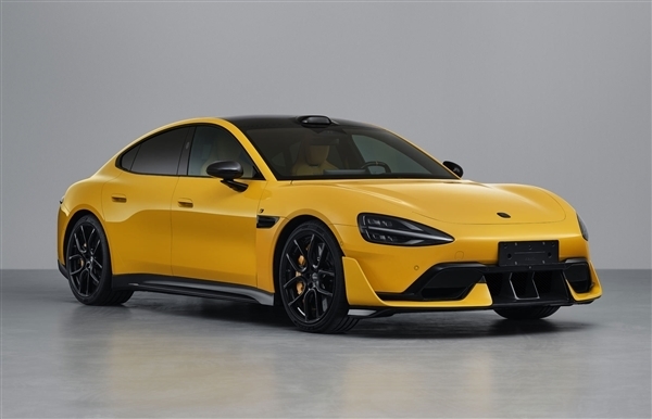 2分9秒944速量產(chǎn)車(chē)！小米SU7 Ultra刷新上海國(guó)際賽車(chē)場(chǎng)紀(jì)錄 雷軍：里程碑式跨越