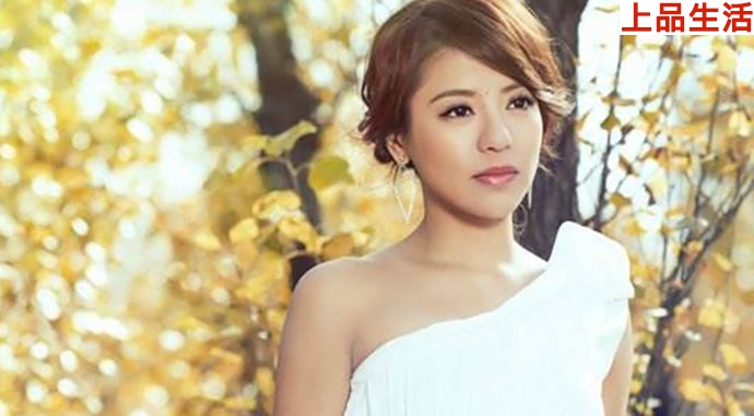 丁當(dāng)從2米1的舞臺(tái)跌落下來(lái)