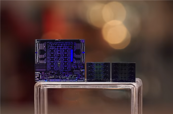 AMD強U銳龍AI Max+ 395內(nèi)核照首次揭秘：GPU面積大得恐怖！