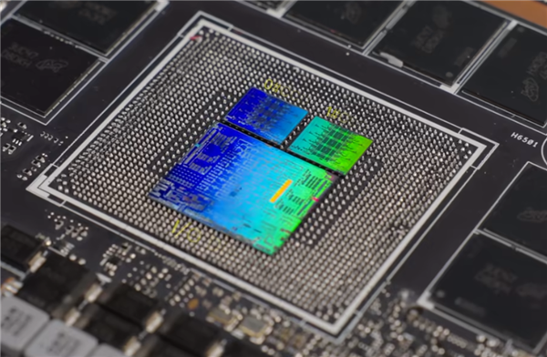 AMD強U銳龍AI Max+ 395內(nèi)核照首次揭秘：GPU面積大得恐怖！