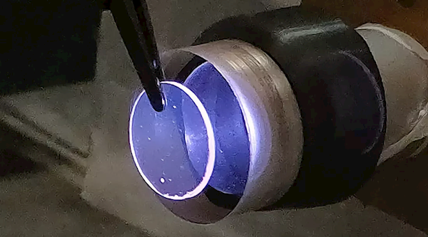 顛覆SSD/HDD硬盤！1毫米晶體塞入TB級數(shù)據(jù)：突破存儲極限