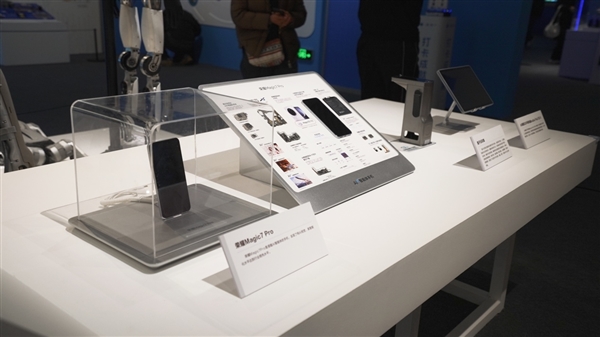 首款A(yù)I智能體手機(jī)！榮耀Magic7 Pro入駐國家博物館