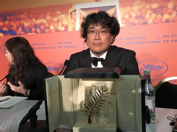 《阿諾拉》導演一人獨獲四項奧獎