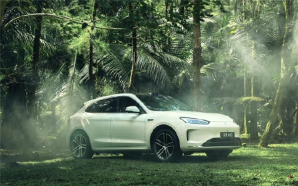 全系標(biāo)配華為高階智駕！問界M5 Ultra實車曝光：預(yù)售23.8萬起