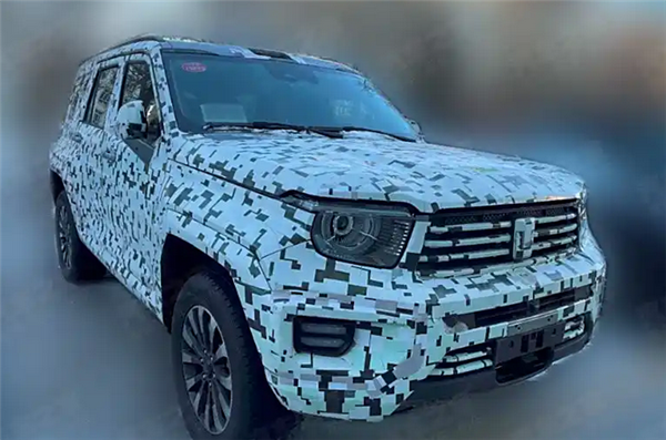 換裝一體式貫穿屏+懷檔：全新坦克700 Hi4-T內(nèi)飾諜照曝光