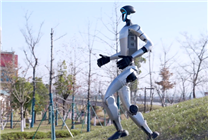 北京將辦全球首個人形機(jī)器人半程馬拉松：支持更換電池、手動遙控