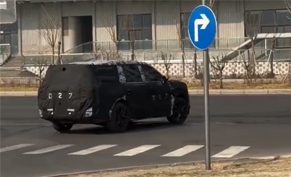 小孩哥喊話雷軍出一款全家出行的車：已在測試 預計明年發(fā)