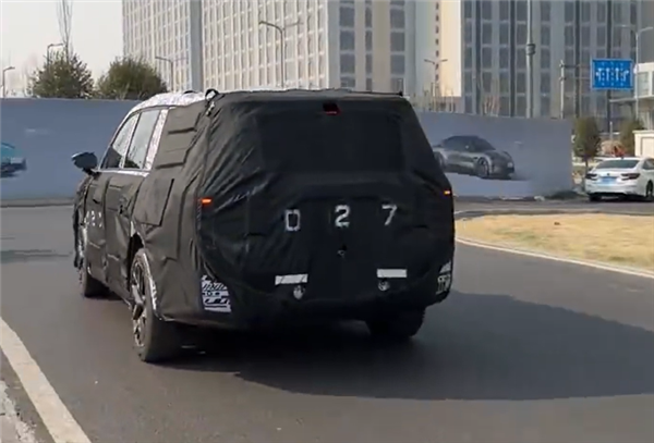 小孩哥喊話雷軍出一款全家出行的車：已在測試 預計明年發(fā)