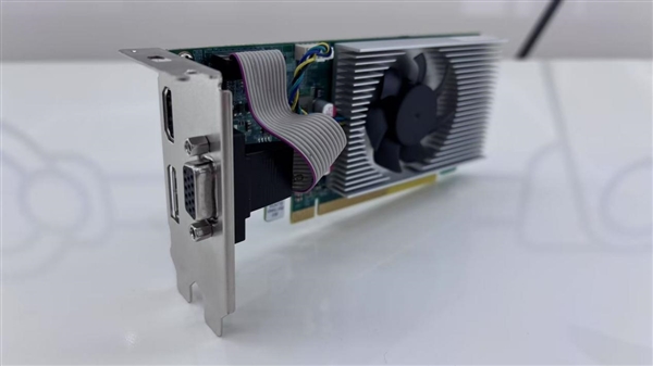 紫光臺(tái)式機(jī)+飛騰D3000實(shí)測(cè)！揭秘全國(guó)產(chǎn)PC整機(jī)“軟硬兼修”