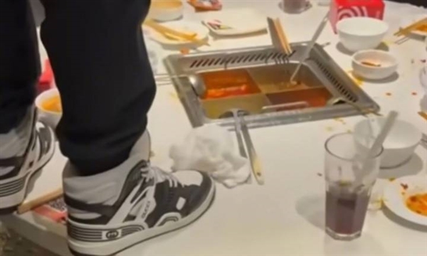 海底撈小便事件10倍現(xiàn)金補(bǔ)償沖上熱搜！專家稱違背公序良俗：呼吁應(yīng)重罰