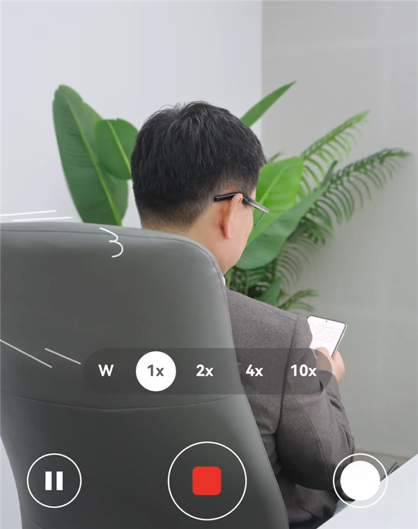 華為Pura新品真機(jī)全網(wǎng)首曝 余承東：確實(shí)是手機(jī) 又不止是手機(jī)