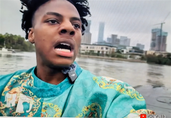 甲亢哥深圳直播體驗(yàn)比亞迪仰望U8下水：滿臉害怕極了