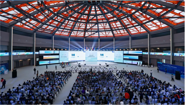 都說(shuō)頁(yè)游要死了 結(jié)果老外想做自己的“貪玩藍(lán)月”