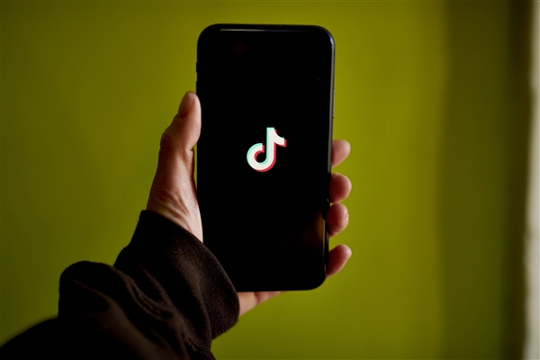 網(wǎng)紅姜濤否認退網(wǎng)是炒作：本人40歲了 想找老婆