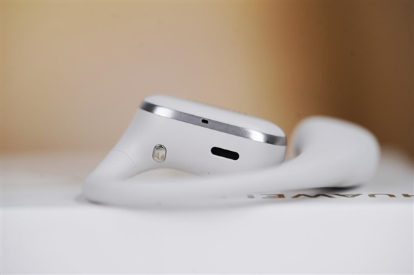 華為首款開(kāi)放式耳掛耳機(jī)！FreeArc圖賞