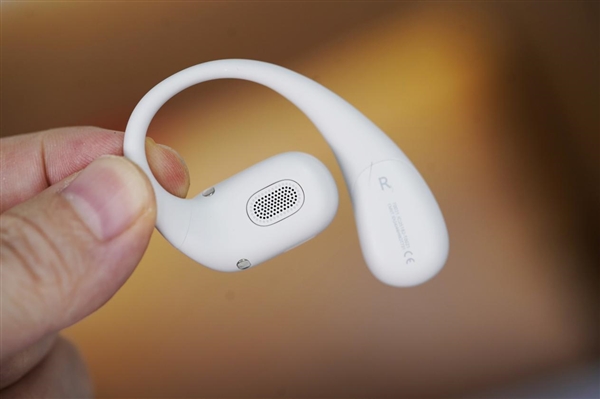 華為首款開(kāi)放式耳掛耳機(jī)！FreeArc圖賞