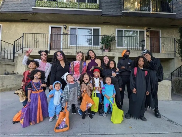 美國(guó)小伙“娶”5個(gè)老婆，生11個(gè)孩子 理由竟是為了不再出軌