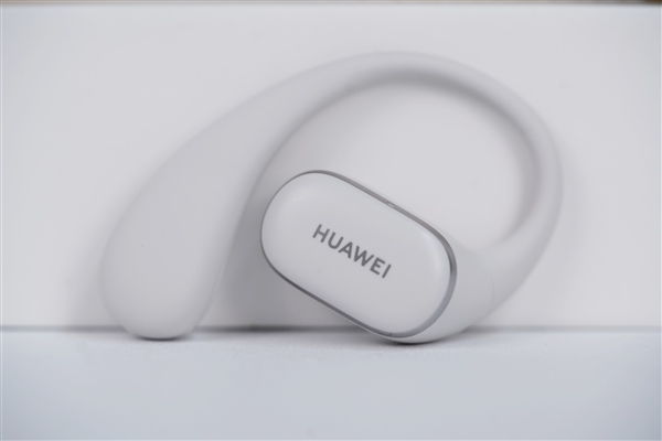 華為首款開(kāi)放式耳掛耳機(jī)！FreeArc圖賞