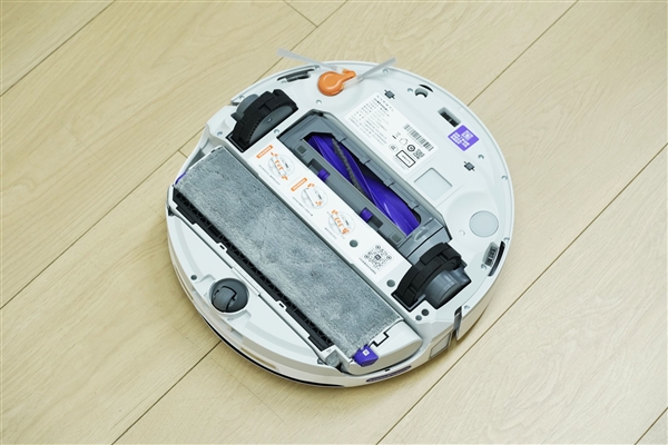 履帶式熱活水循環(huán)洗地！云鯨J6圖賞