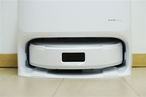 履帶式熱活水循環(huán)洗地！云鯨J6圖賞