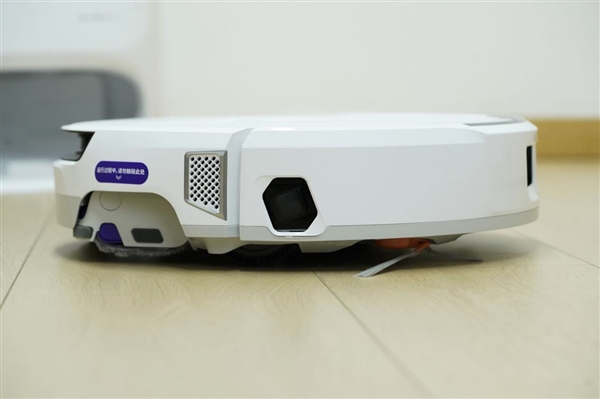 履帶式熱活水循環(huán)洗地！云鯨J6圖賞