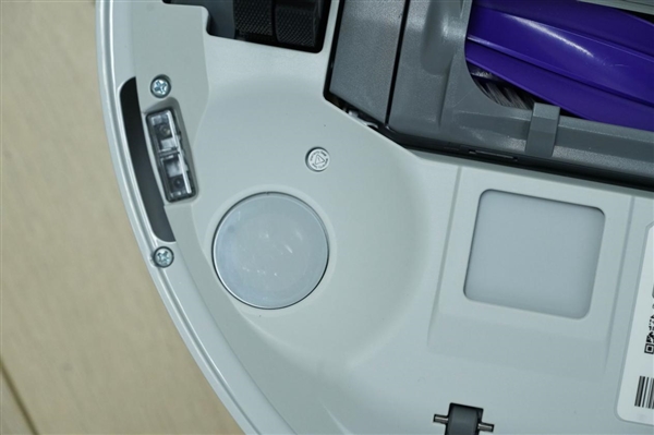 履帶式熱活水循環(huán)洗地！云鯨J6圖賞