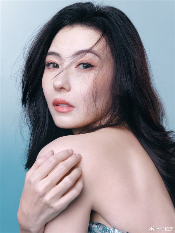 45歲張柏芝出席活動(dòng)引圍觀：網(wǎng)友感嘆美的不知天地為何物了