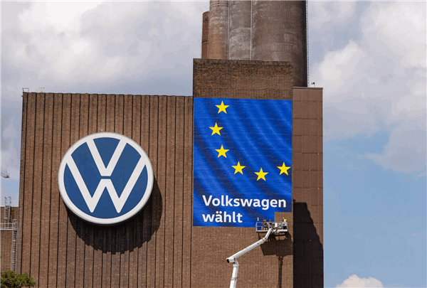 大眾汽車CEO奧利弗布盧默：美關(guān)稅政策已致集團(tuán)損失數(shù)十億歐元