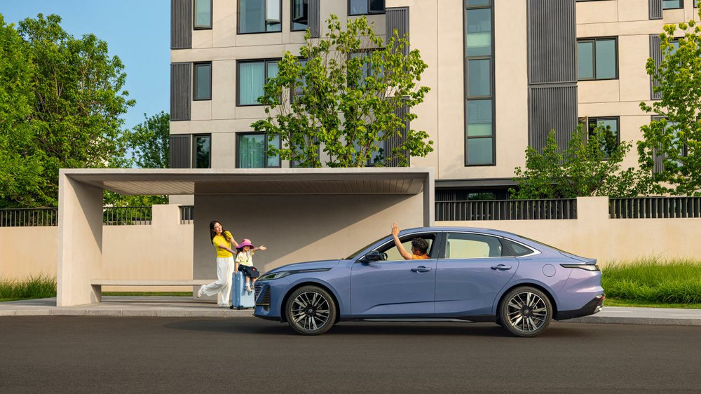 長(zhǎng)安第四代逸動(dòng)正式上市，全球智能家轎新標(biāo)桿售價(jià)7.29萬(wàn)元起！