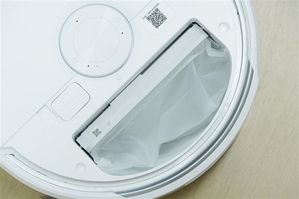 履帶式熱活水循環(huán)洗地！云鯨J6圖賞