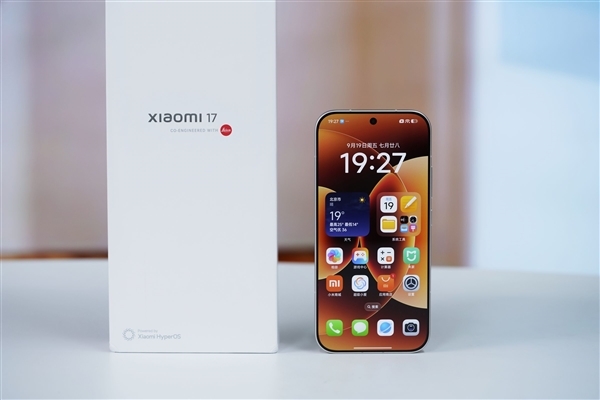 小米17續(xù)航實(shí)測(cè)對(duì)比：iPhone 17+充電寶耗關(guān)機(jī) 小米17還剩26%